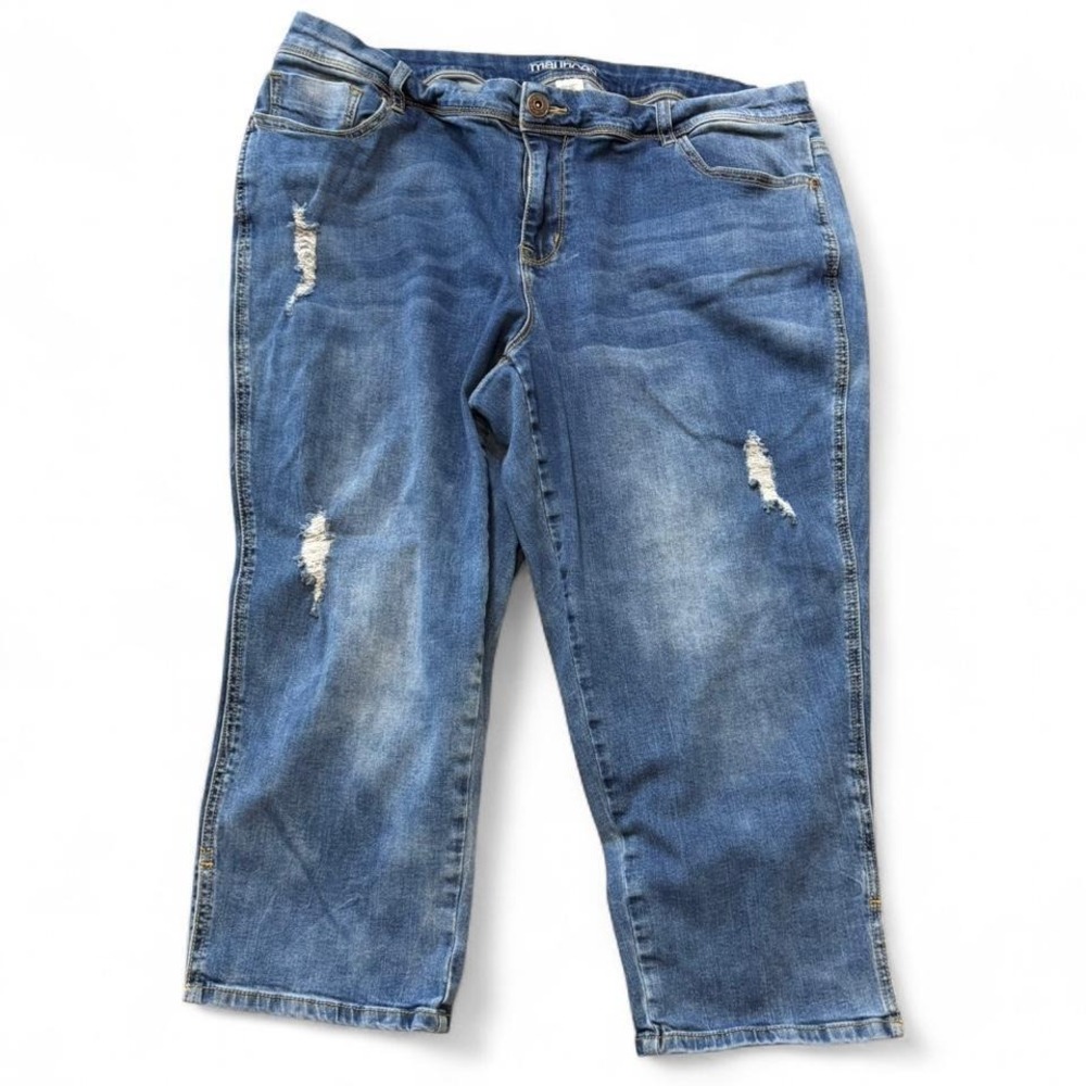 Maurices Medium Wash Distressed Cropped Jeans, Women's Size 20